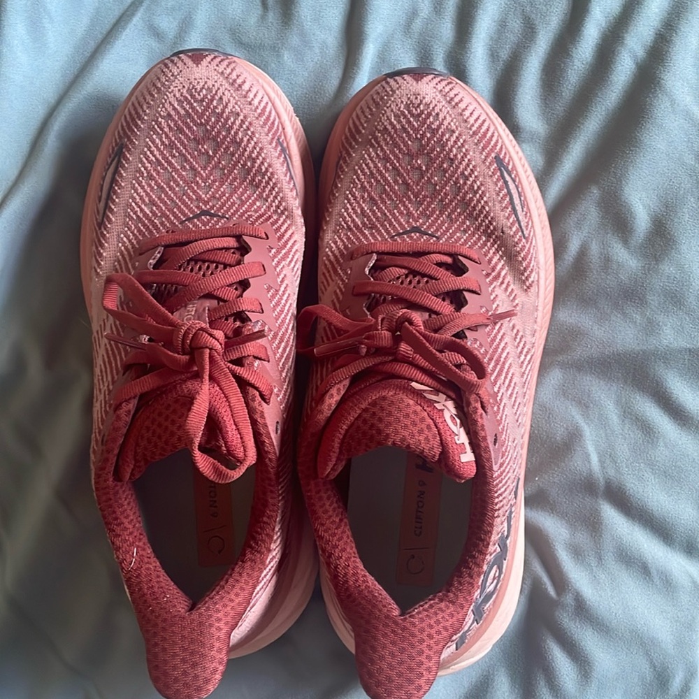 Hoka Clifton 9